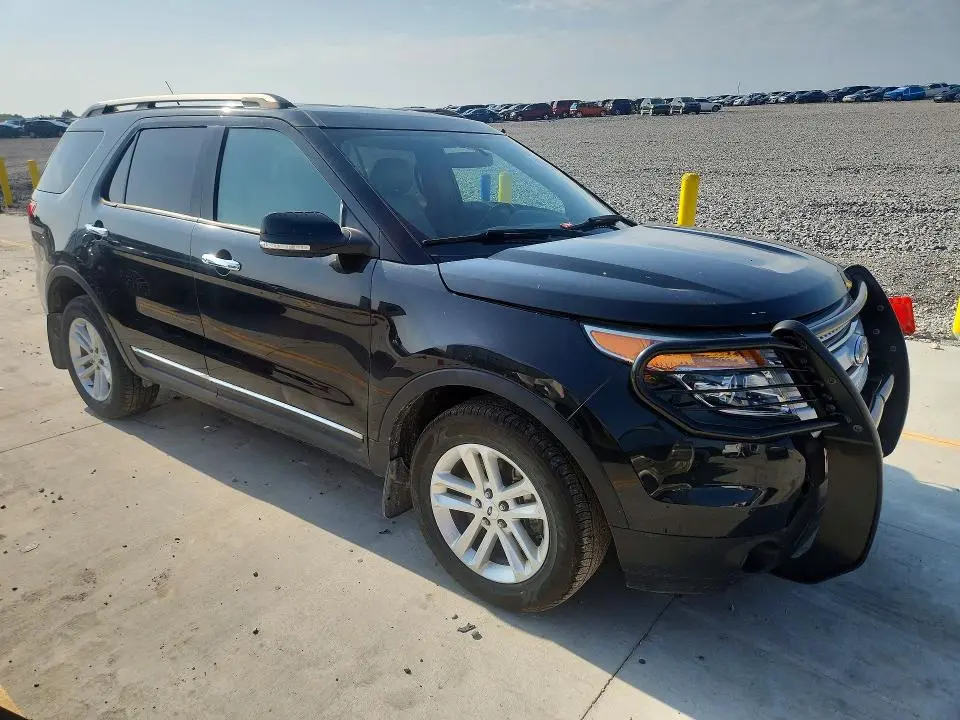 2015 FORD EXPLORER XLT  