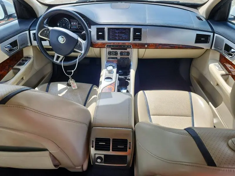 2013 JAGUAR XF   
