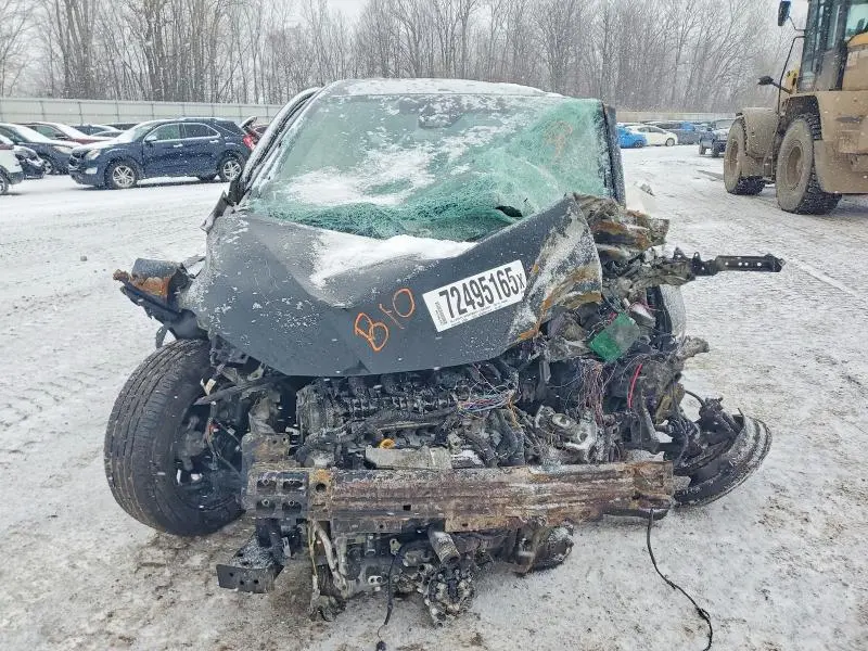 2023 NISSAN VERSA SV  