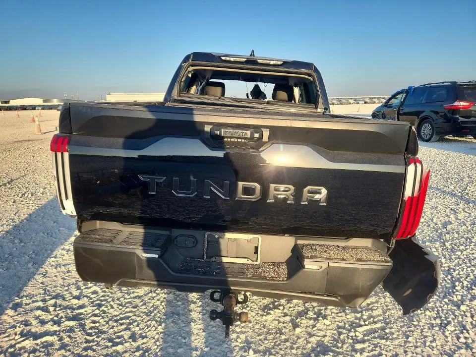 2024 TOYOTA TUNDRA SR5  