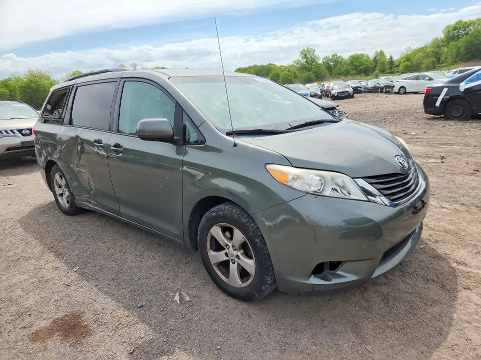 2011 TOYOTA SIENNA LE  