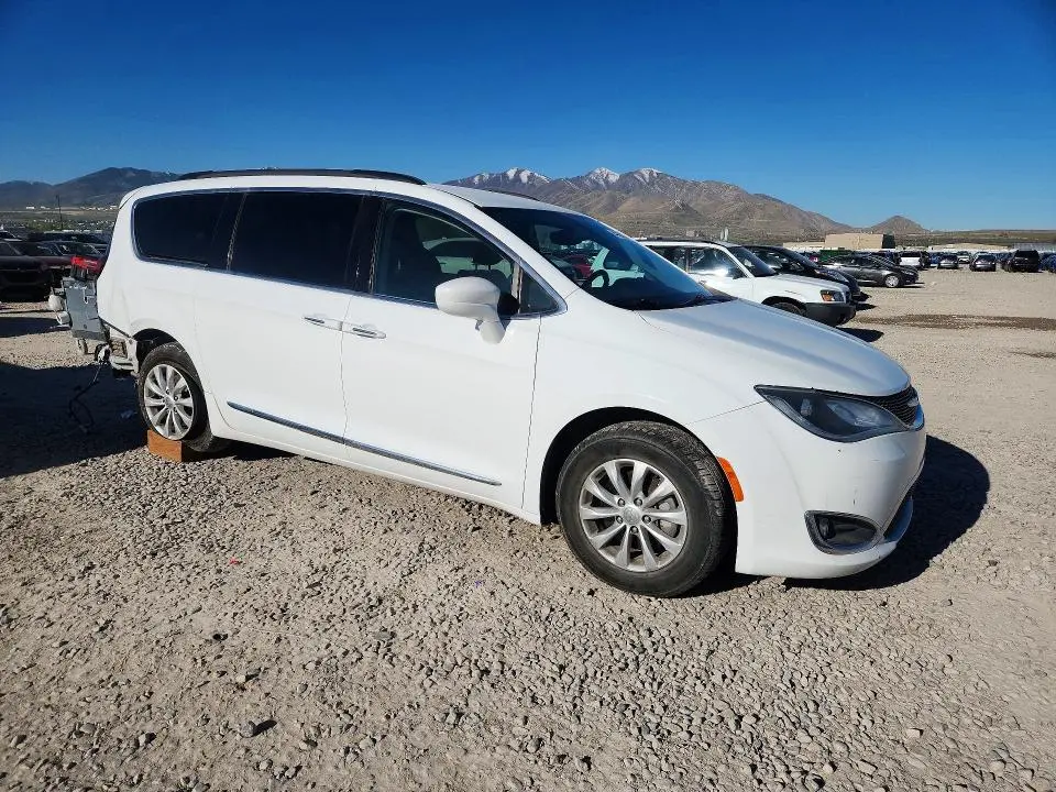 2017 CHRYSLER PACIFICA TOURING L  