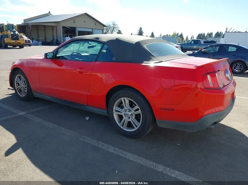 2011 FORD MUSTANG V6