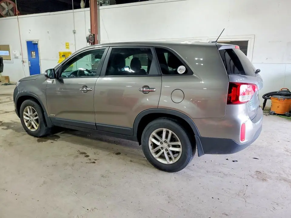 2015 KIA SORENTO LX  