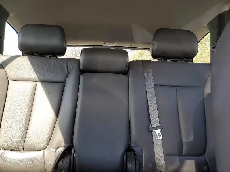 2010 HYUNDAI SANTA FE SE  