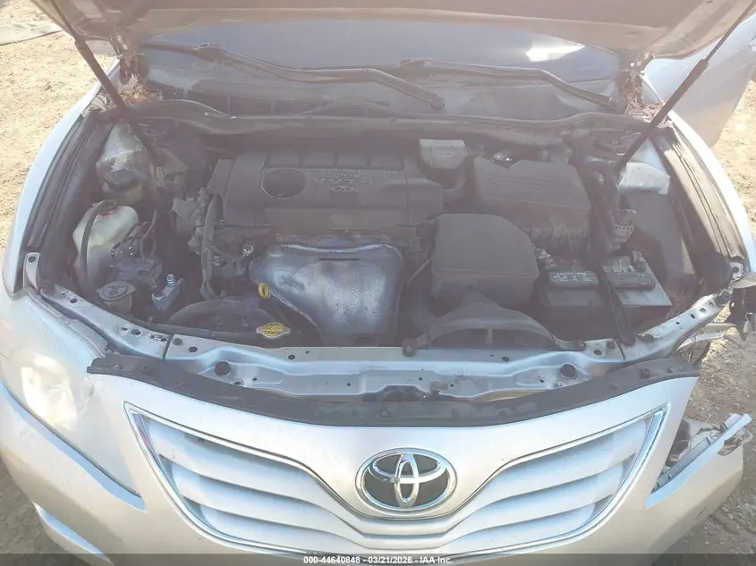 2011 TOYOTA CAMRY LE