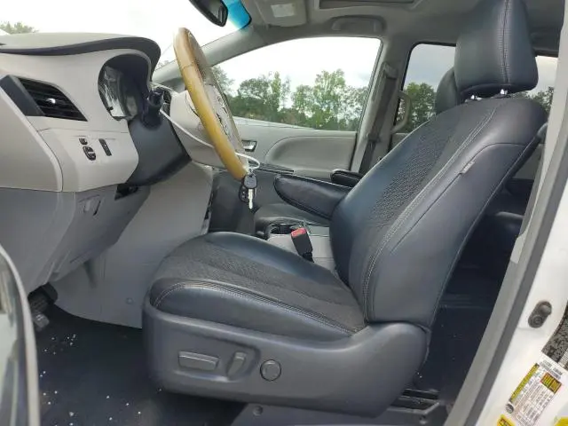 2012 TOYOTA SIENNA SPORT  