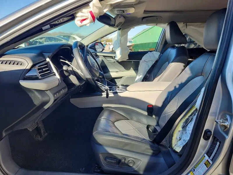 2019 TOYOTA CAMRY XLE  