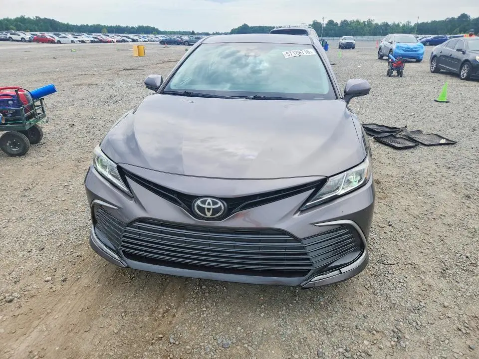2021 TOYOTA CAMRY LE  