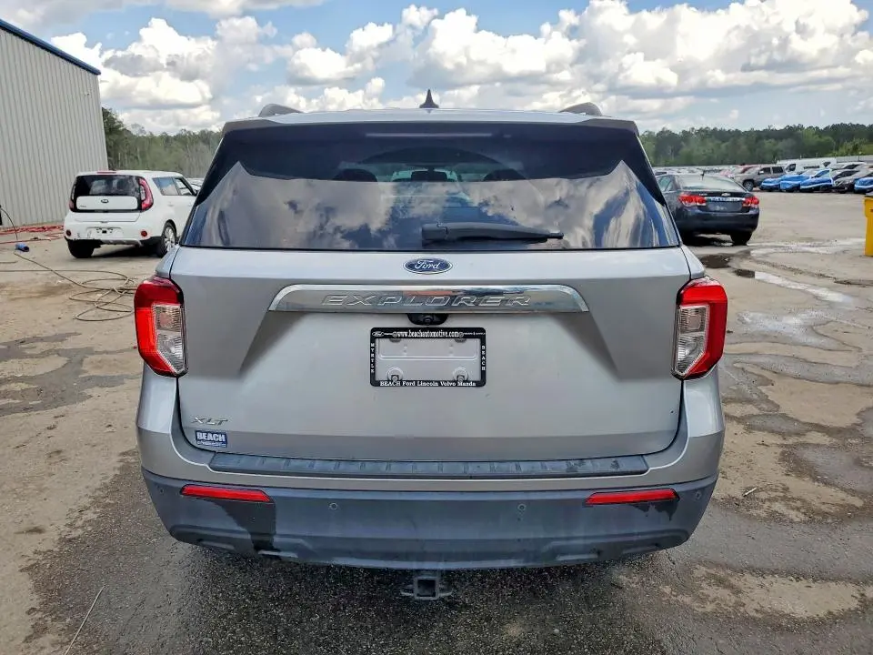 2021 FORD EXPLORER XLT  