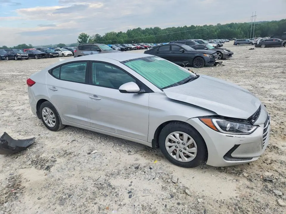 2018 HYUNDAI ELANTRA SE  