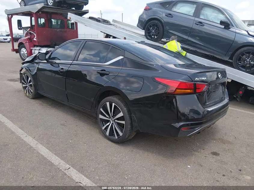 2022 NISSAN ALTIMA SR FWD