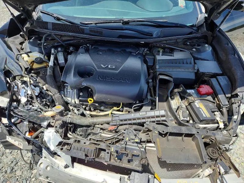 2021 NISSAN MAXIMA SR  