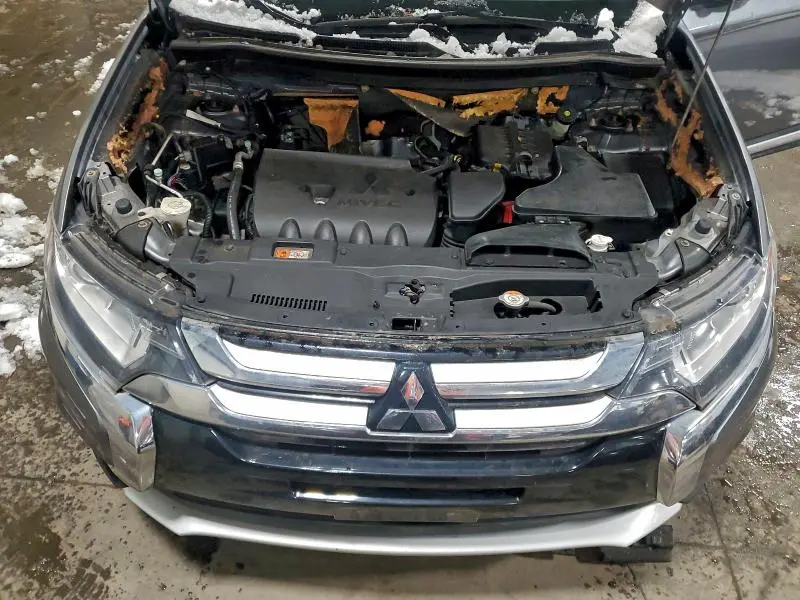 2016 MITSUBISHI OUTLANDER SE  