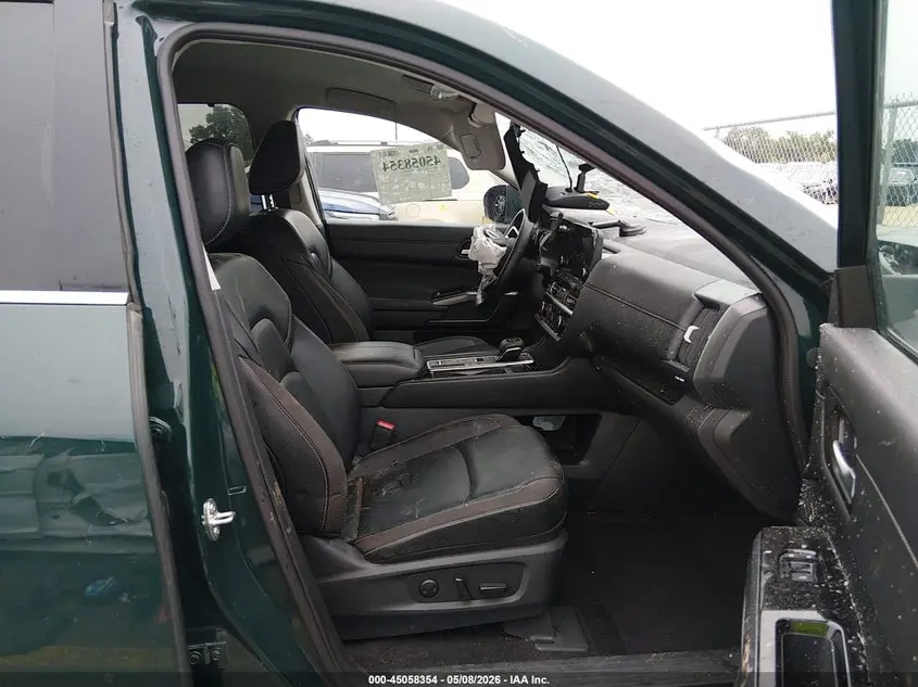 2024 NISSAN PATHFINDER SL FWD