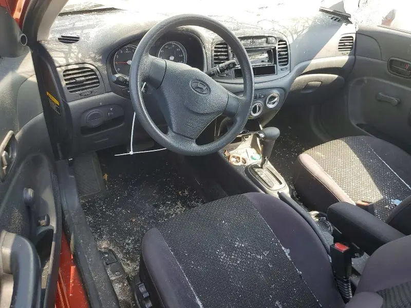 2010 HYUNDAI ACCENT GS  