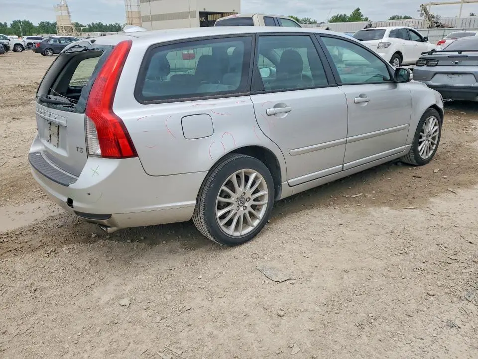 2011 VOLVO V50 T5  