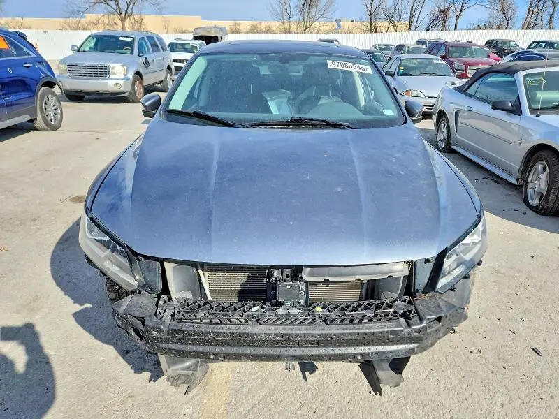 2016 VOLKSWAGEN PASSAT SE  