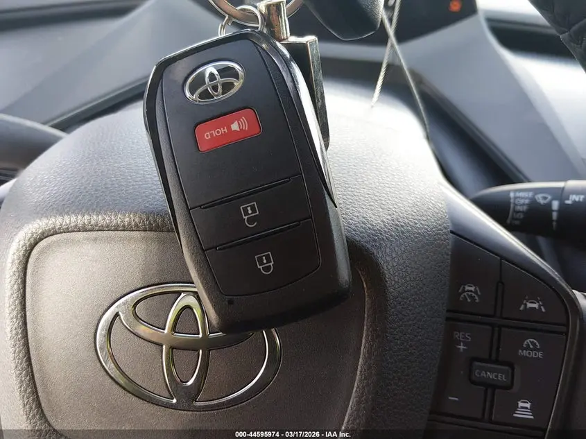 2026 TOYOTA PRIUS LE