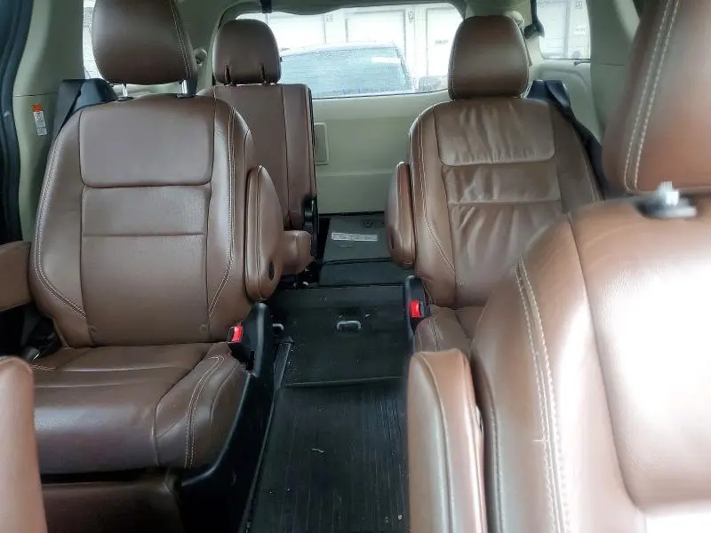 2017 TOYOTA SIENNA LIMITED PREMIUM 7-PASSENGER  