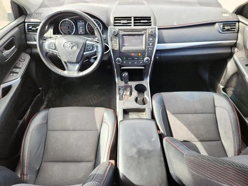 2016 TOYOTA CAMRY SE  