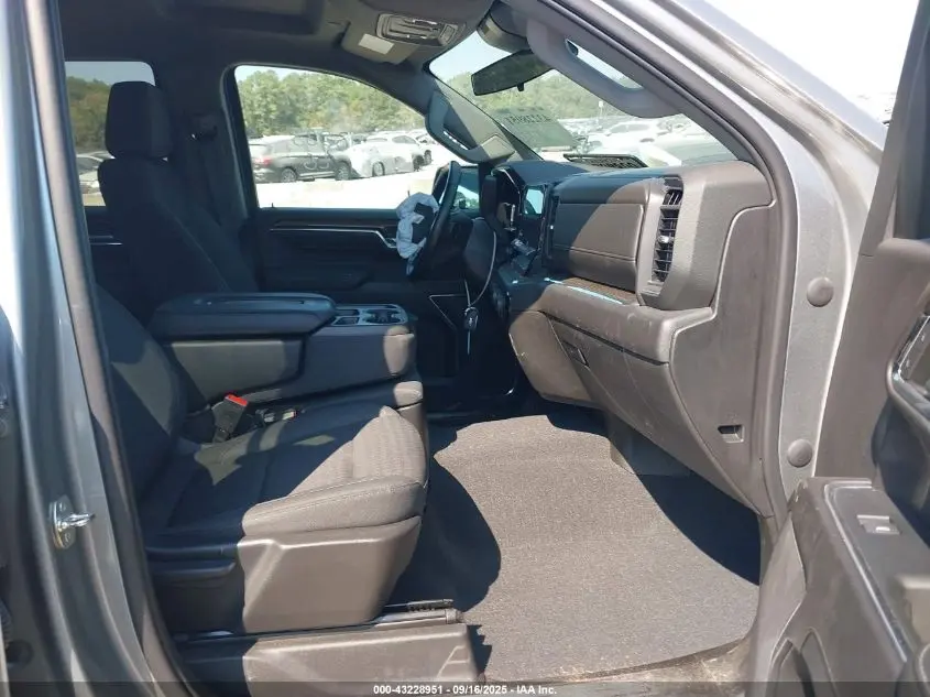 2023 CHEVROLET SILVERADO 1500 4WD  STANDARD BED LT