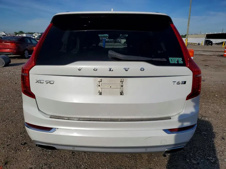 2018 VOLVO XC90 T6  
