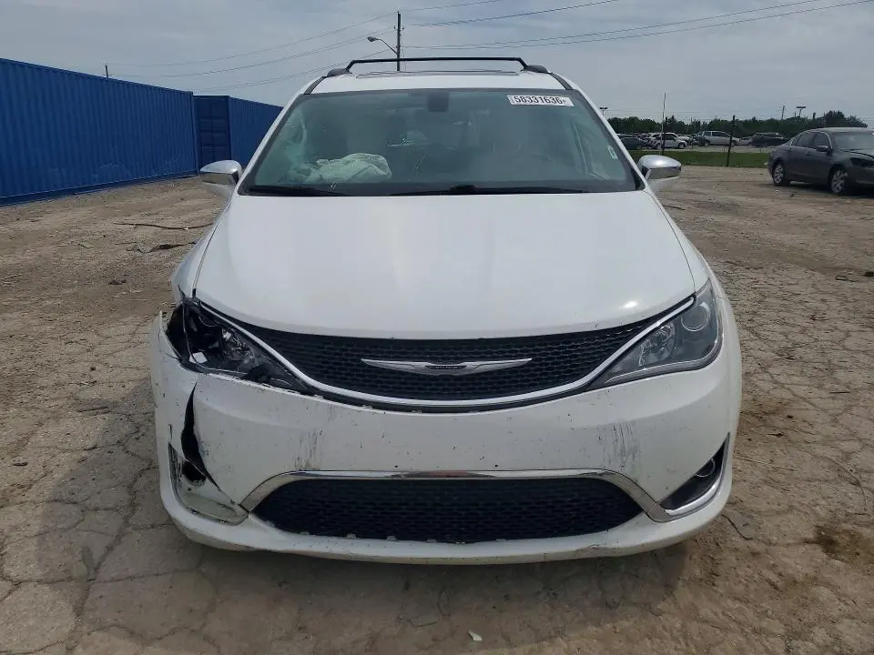 2017 CHRYSLER PACIFICA LIMITED  