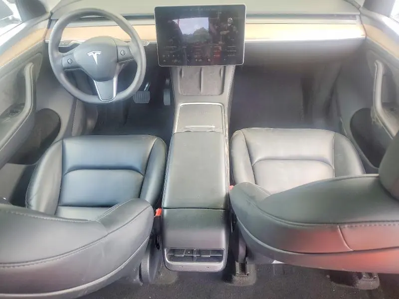 2025 TESLA MODEL Y   