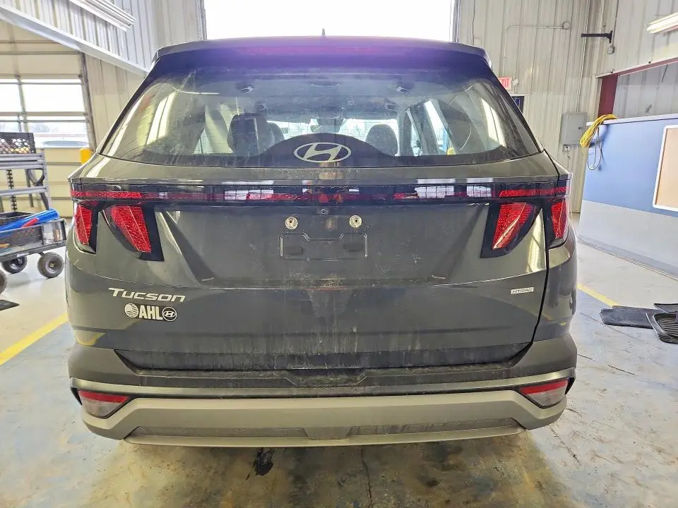 2025 HYUNDAI TUCSON SE  