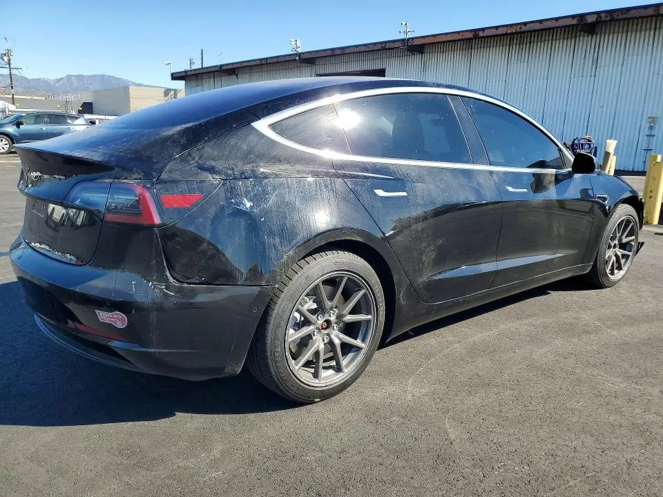 2018 TESLA MODEL 3   