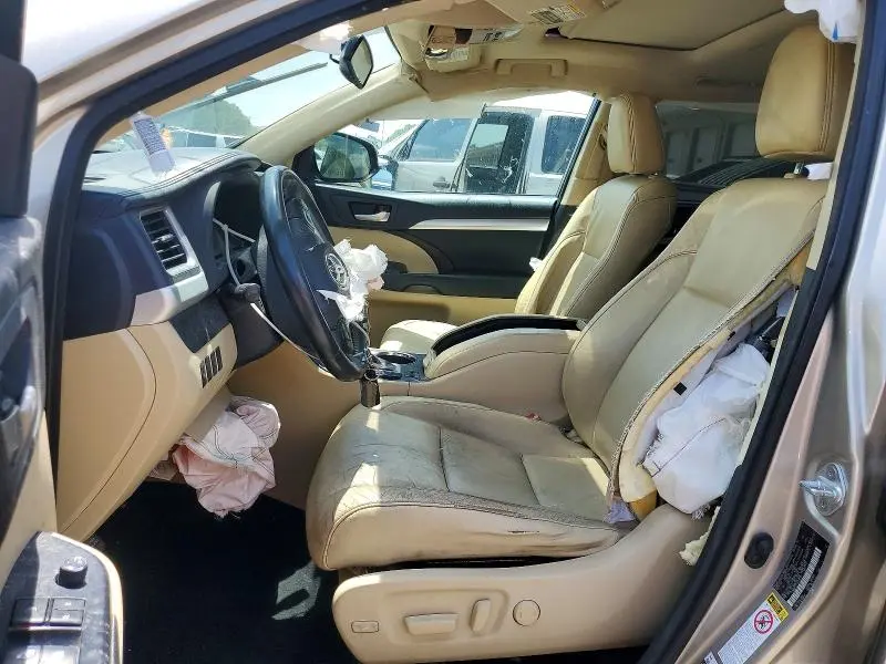 2016 TOYOTA HIGHLANDER XLE  