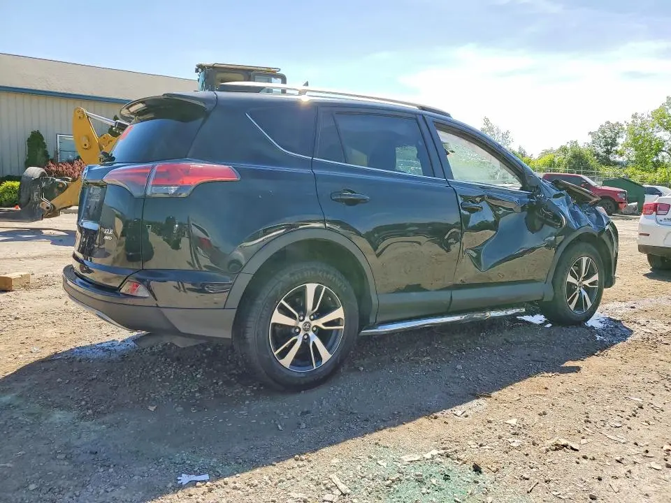 2018 TOYOTA RAV4 XLE  