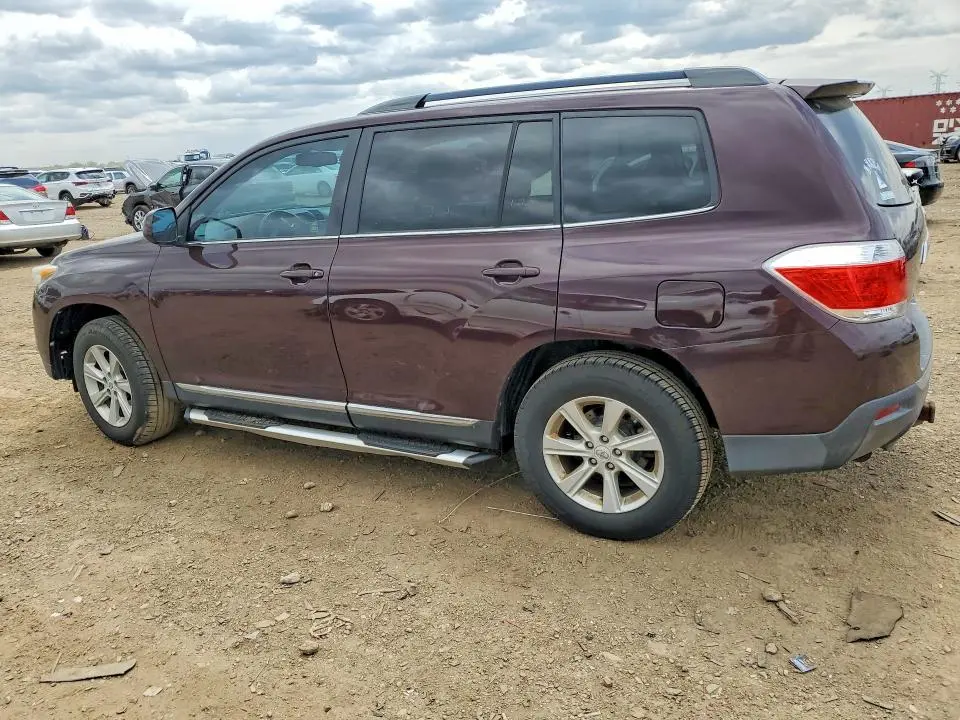 2011 TOYOTA HIGHLANDER SE  