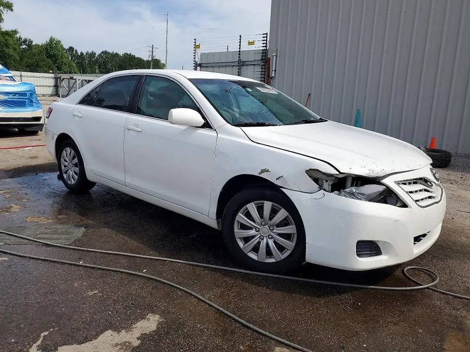2011 TOYOTA CAMRY LE  