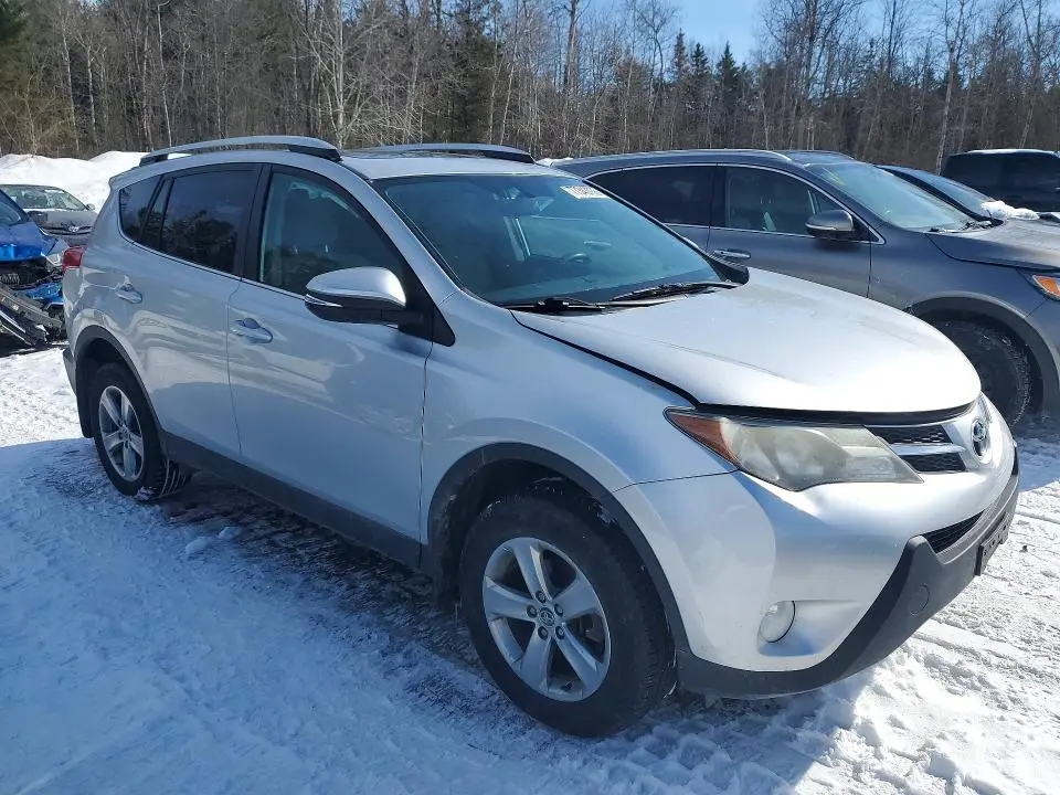 2015 TOYOTA RAV4 XLE  