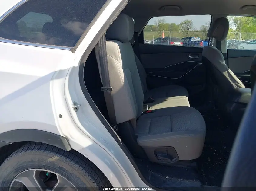 2016 HYUNDAI SANTA FE SE