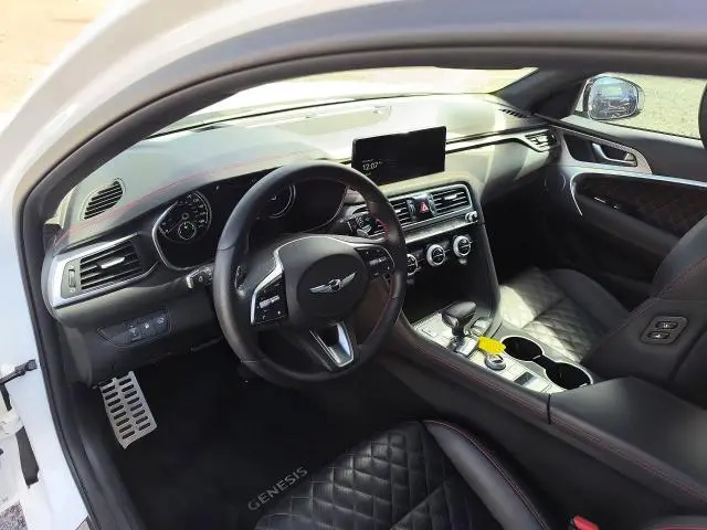 2023 GENESIS G70 3.3T STANDARD  