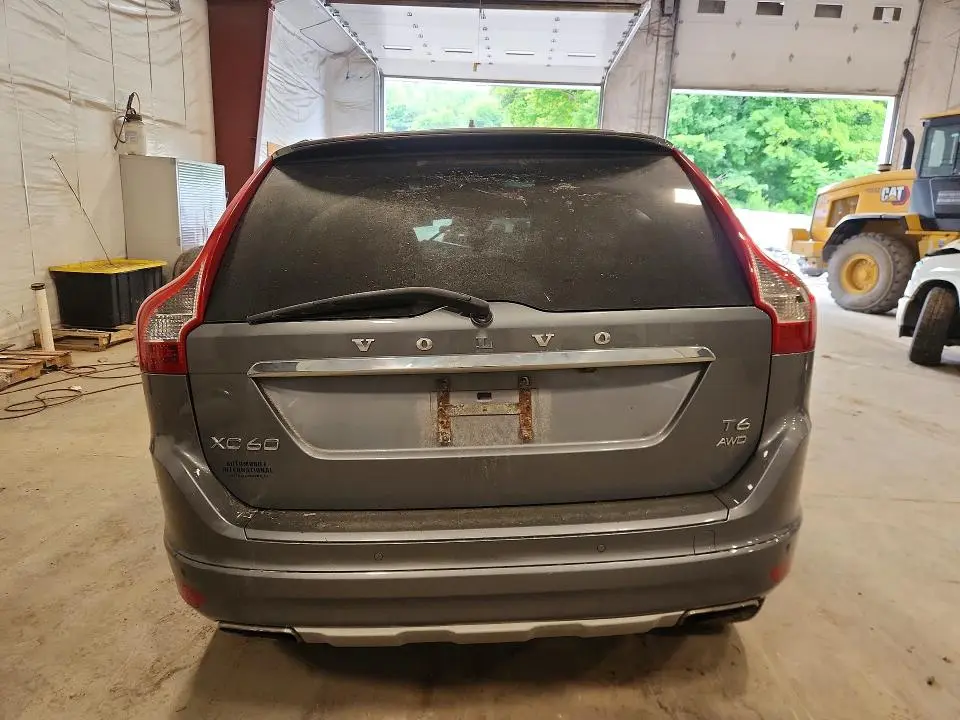 2016 VOLVO XC60 T6 PREMIER  
