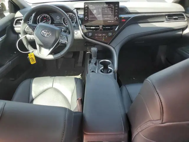 2024 TOYOTA CAMRY XLE  