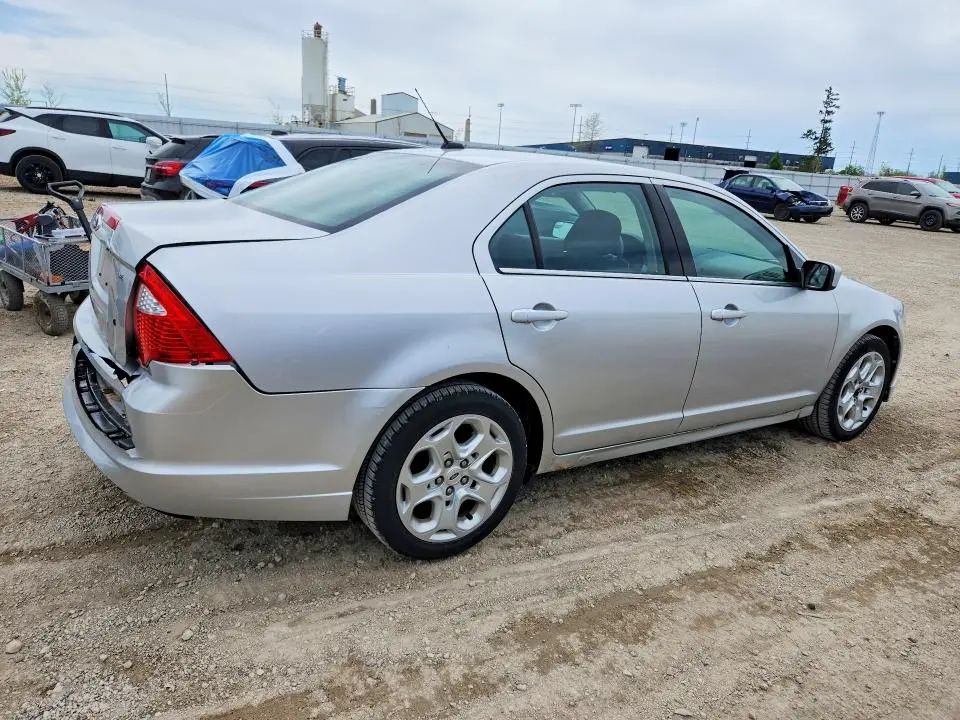 2011 FORD FUSION SE  