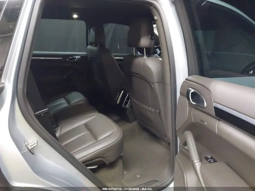 2017 PORSCHE CAYENNE PLATINUM EDITION