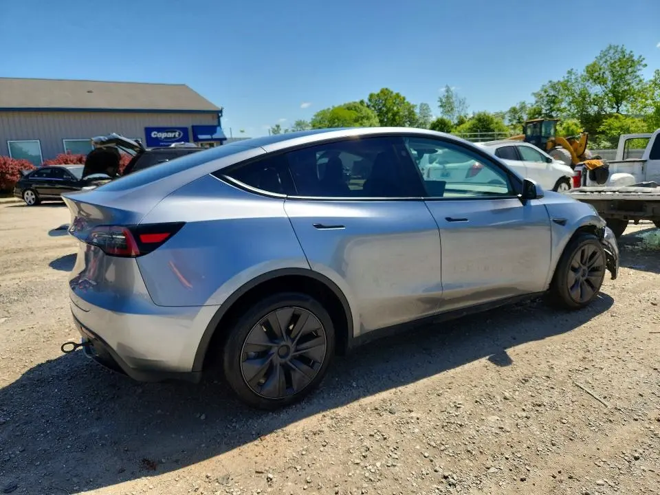 2025 TESLA MODEL Y   