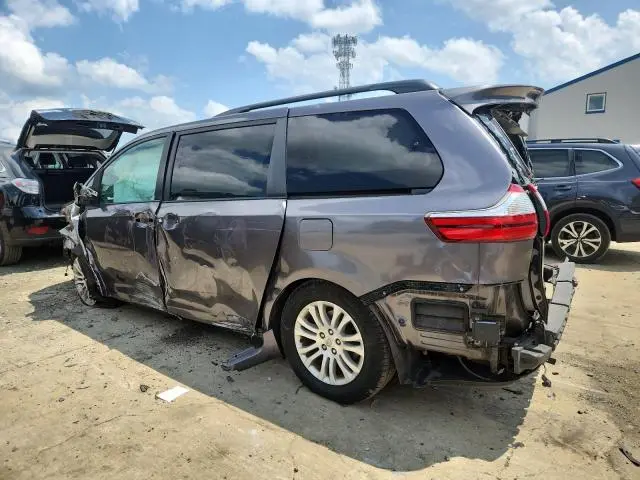 2015 TOYOTA SIENNA XLE  