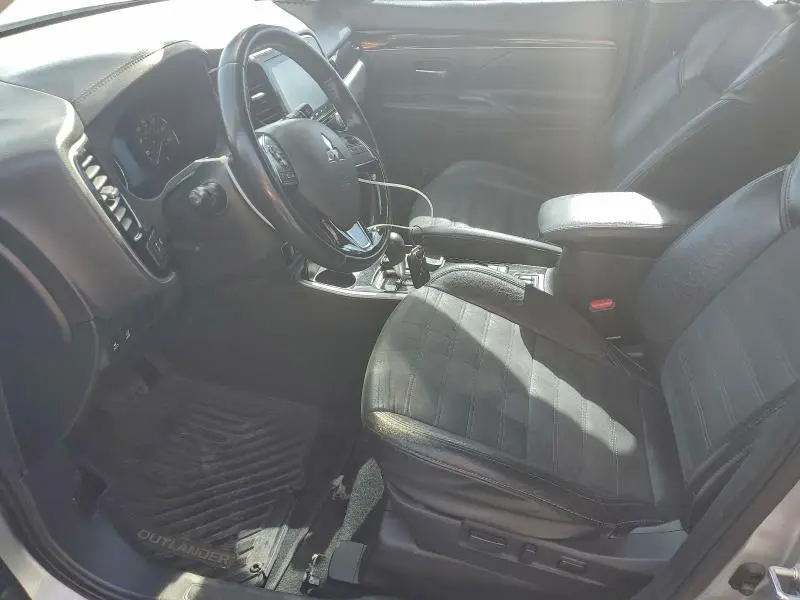 2020 MITSUBISHI OUTLANDER SE  