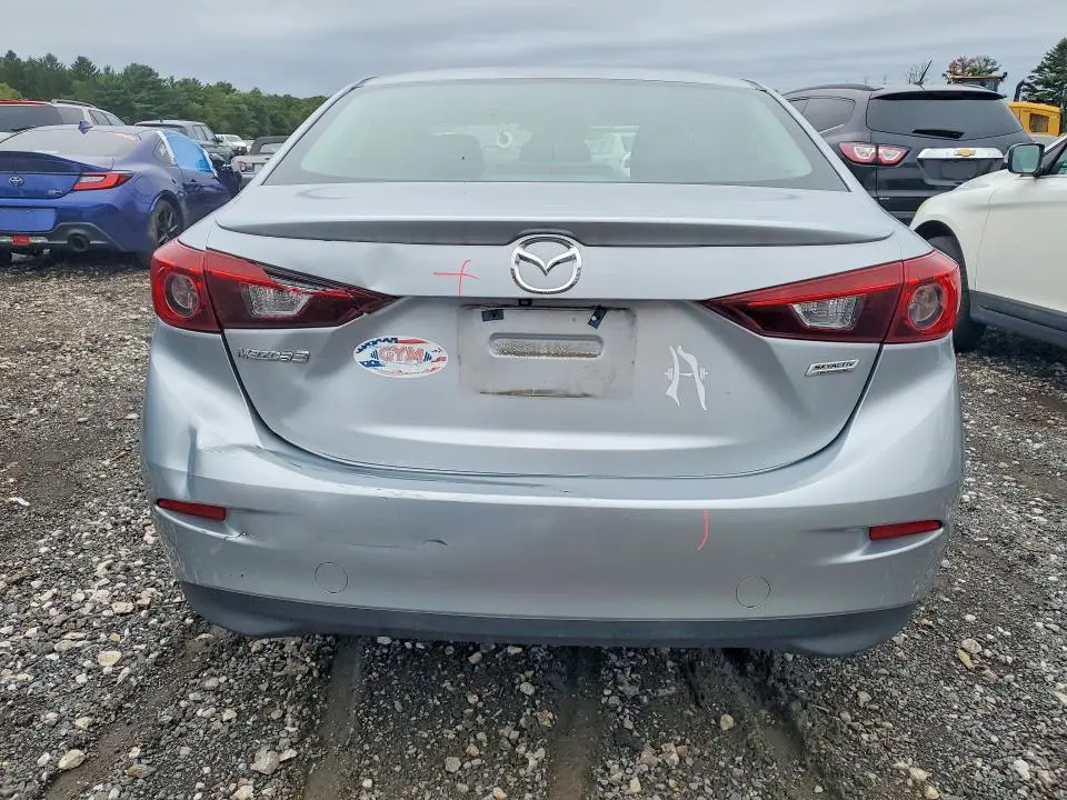 2018 MAZDA 3 TOURING  