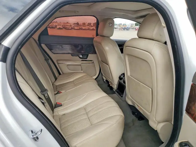 2013 JAGUAR XJ   