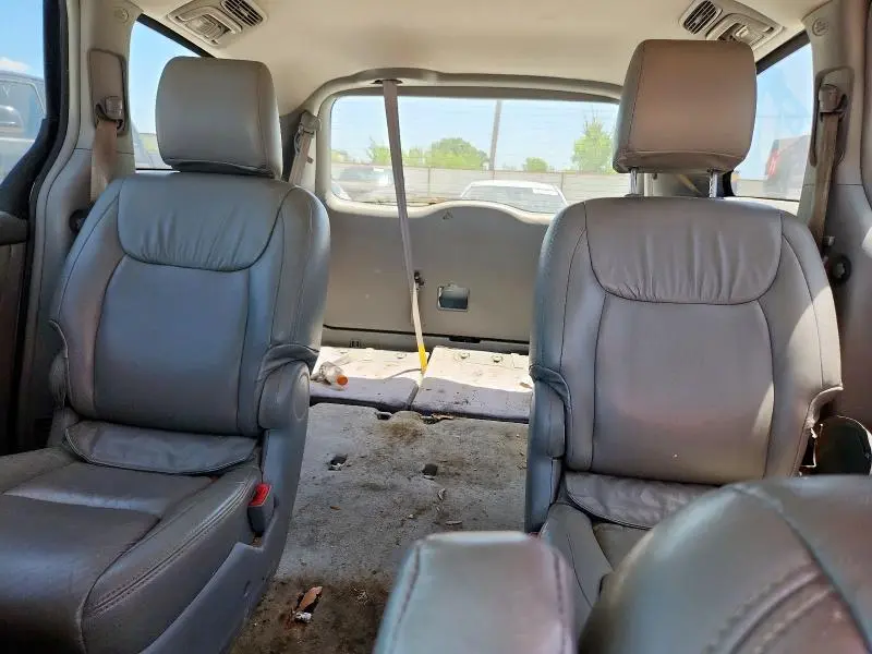 2010 TOYOTA SIENNA CE  