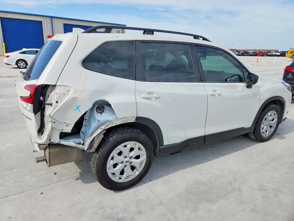 2022 SUBARU FORESTER   