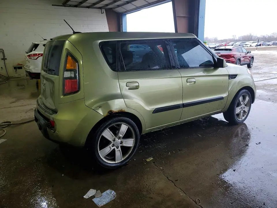 2010 KIA SOUL +  
